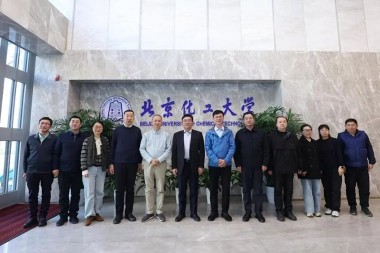 Ilé-ẹ̀kọ́ gíga ti ìmọ̀-ẹ̀rọ kẹ́míkà ti Beijing ṣe ayẹyẹ ẹ̀bùn fún Jwell Machinery Special Scholarship àti Ìtọrẹ ti Extrusion Equipment
